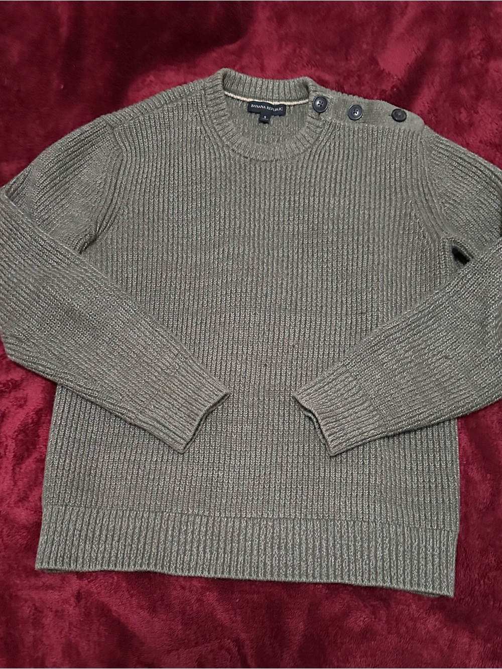 Banana Republic Men's Olive Green Ribbed Crewneck Sweater with Shoulder Buttons